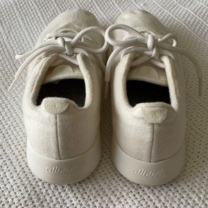 Allbirds women’s wool runners sz 9 cream